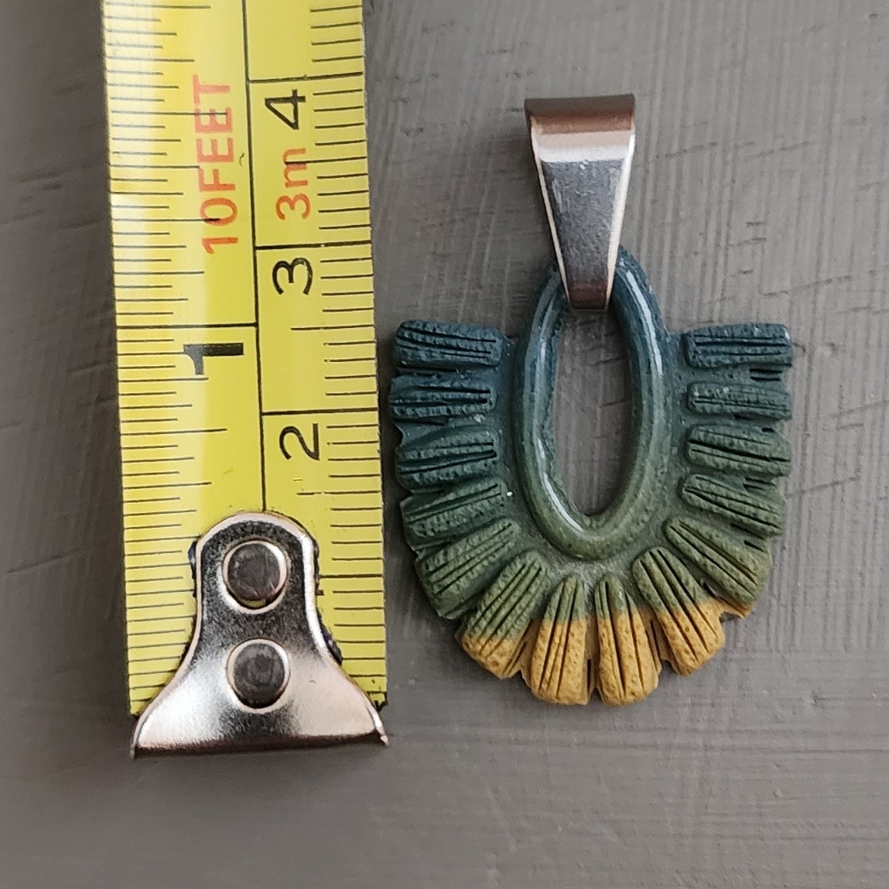 Multicolor Clay Pendant with Gradient Design - Picture 3 of 3